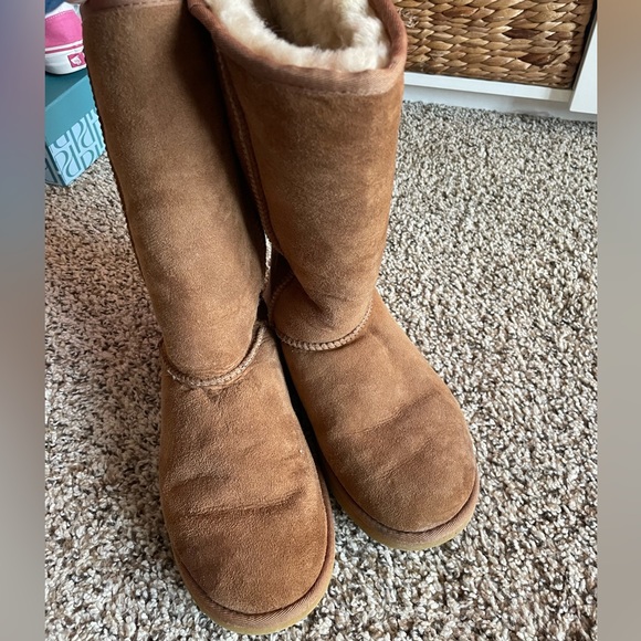Brown Ugg boots - Picture 2 of 6